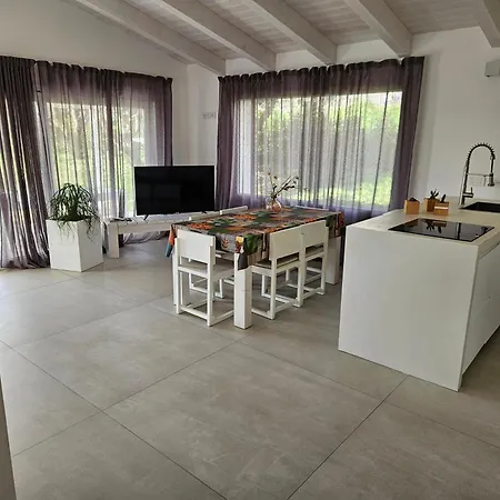 Villa White House