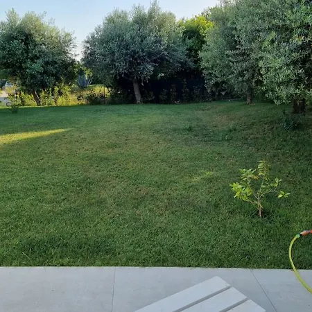 Villa White House