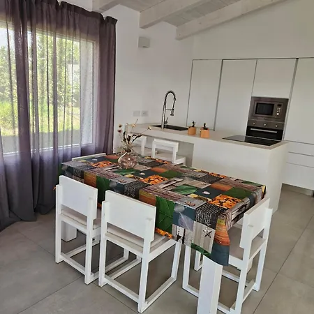 White House Villa *